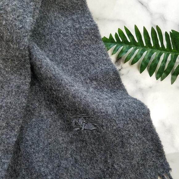 BURBERRY CLASSIC STEEL COLOR LAMBSWOOL SCARF - Picture 3 of 13